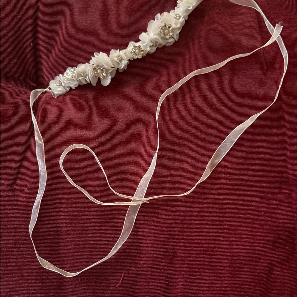 Elegant White Floral Headband
